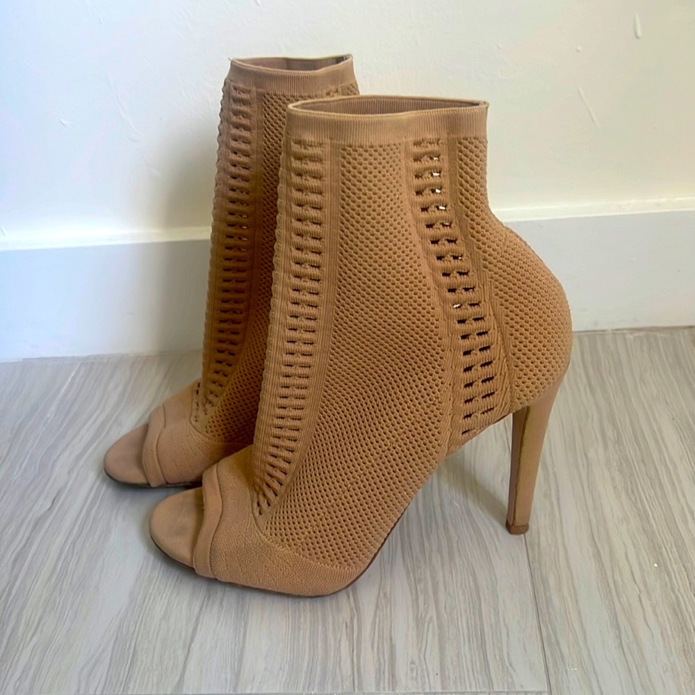 Giànvitto Rossi tan ankle sock  heels